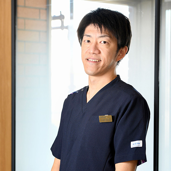 歯科医師 上村
